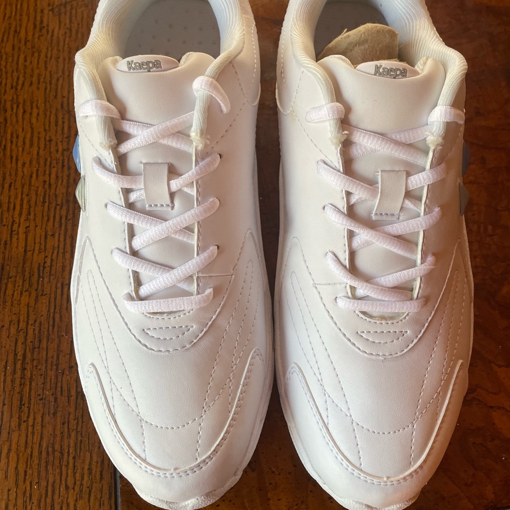 Women’s Kaepa Ultralyte shoes with free Kaepa flip flops.
